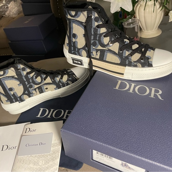 Dior high top sneakers size 43. - Picture 2 of 13
